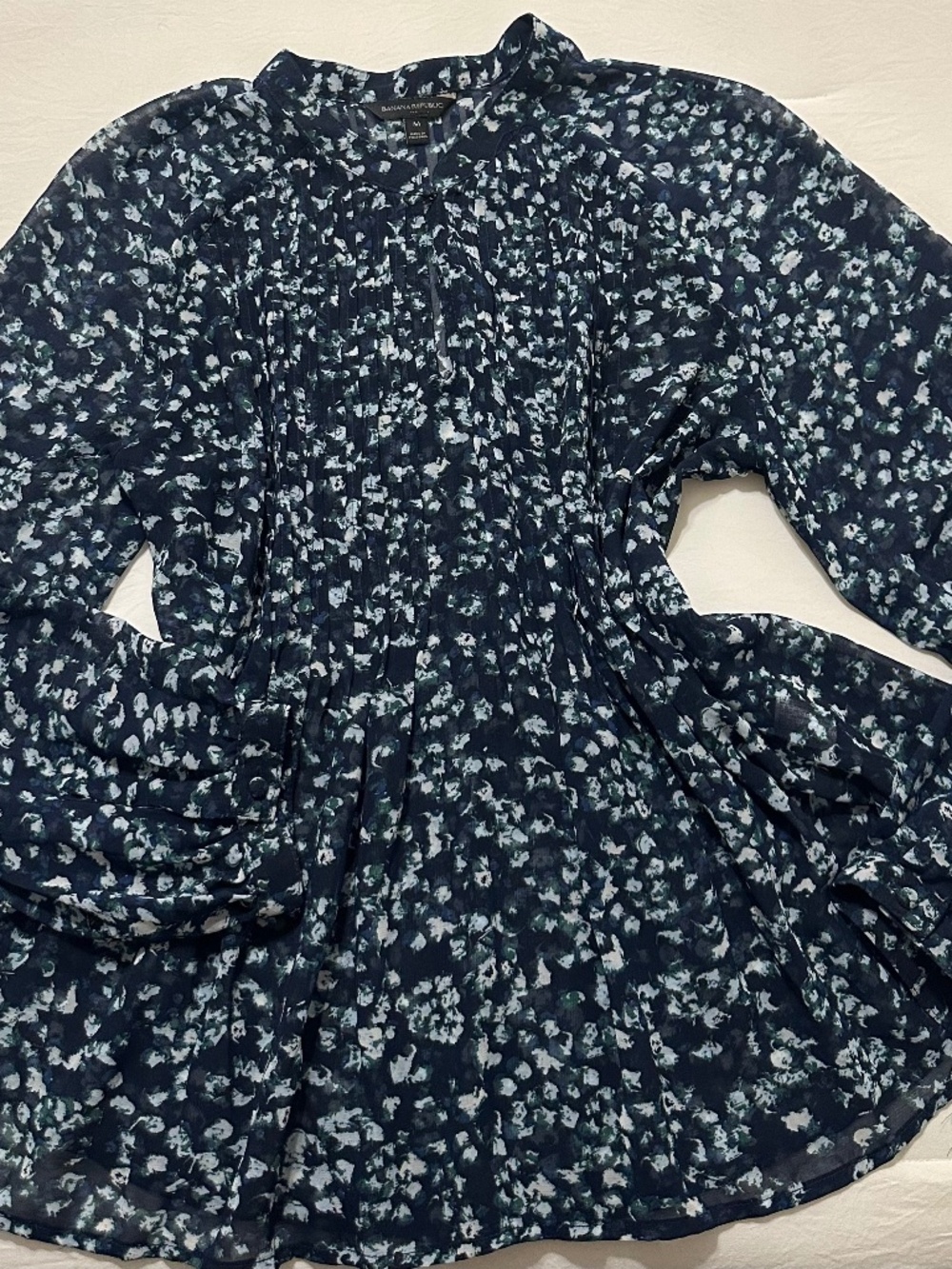 Banana Republic Pleated Long Sleeve Floral Blouse - Size M - NWOT